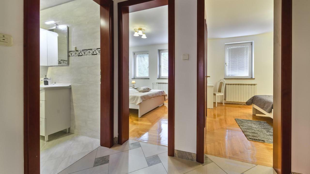 Central Apartment Smiley - Free Parking Zagreb Buitenkant foto