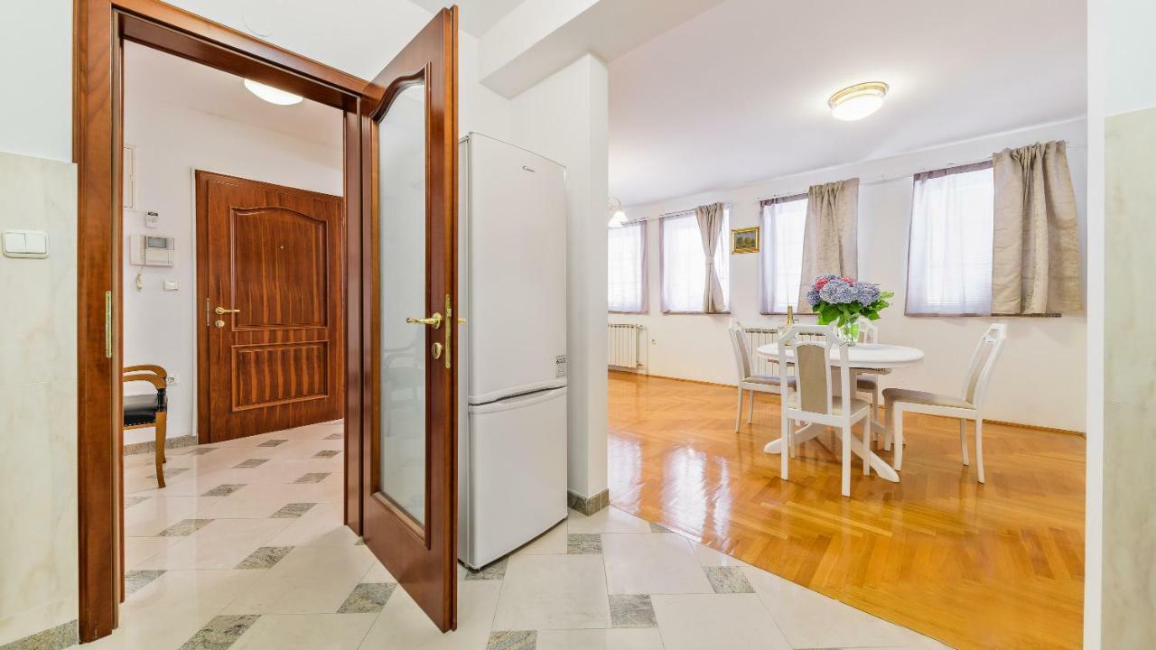 Central Apartment Smiley - Free Parking Zagreb Buitenkant foto