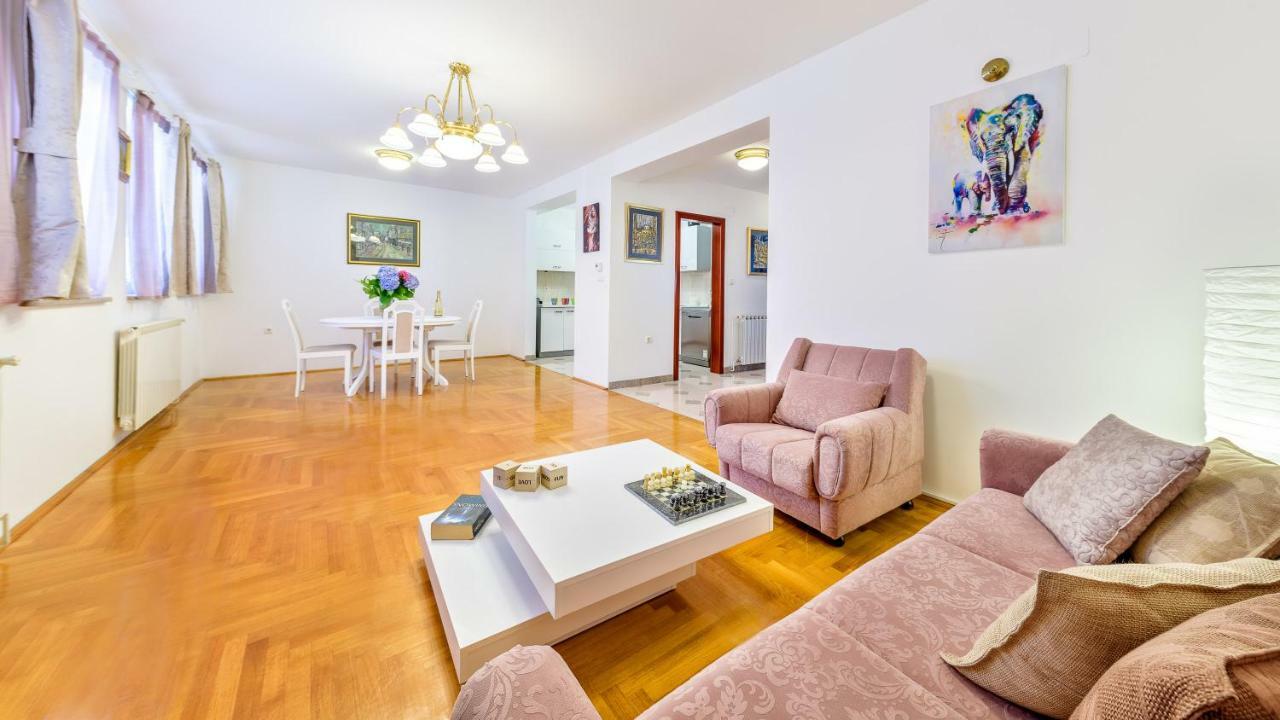 Central Apartment Smiley - Free Parking Zagreb Buitenkant foto