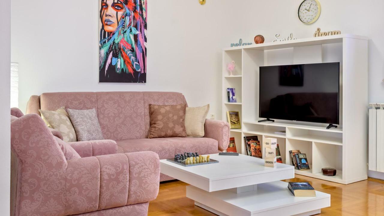 Central Apartment Smiley - Free Parking Zagreb Buitenkant foto